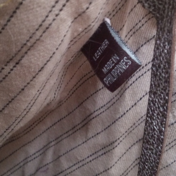 Last chance(SALE) Distressed Frye purse - Picture 13 of 14